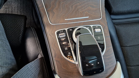 Mercedes-Benz GLC350 e 17 of 21