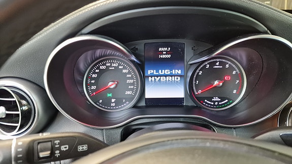 Mercedes-Benz GLC350 e 16 of 21