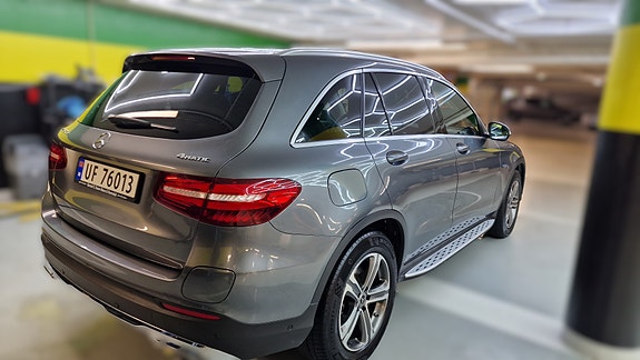Mercedes-Benz GLC350 e 6 of 21