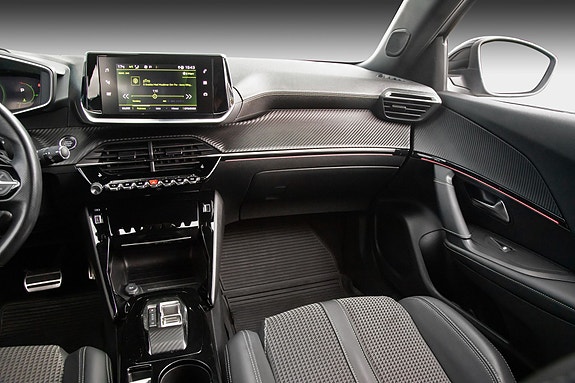 Peugeot 2008 15 of 21