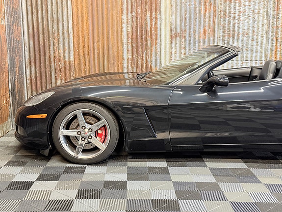 Chevrolet Corvette 13 of 30