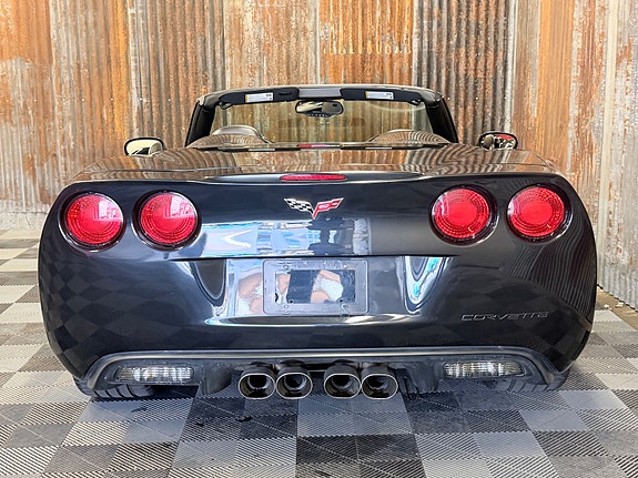 Chevrolet Corvette 16 of 30
