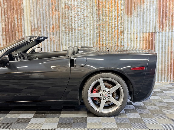Chevrolet Corvette 12 of 30