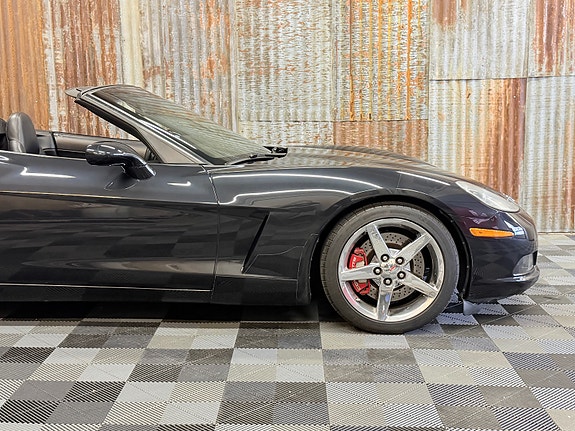 Chevrolet Corvette 4 of 30