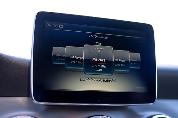 Mercedes-Benz CLA250 25 of 30