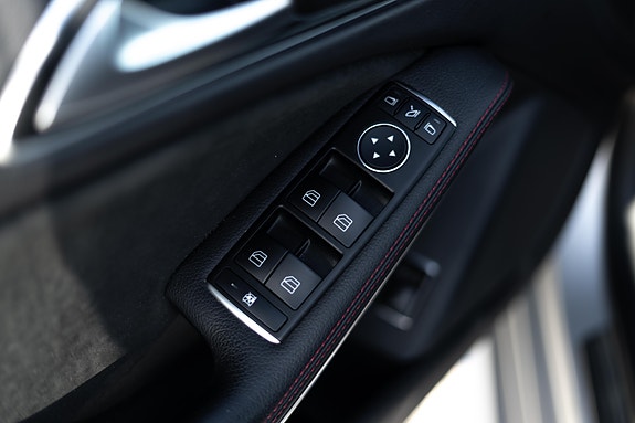 Mercedes-Benz CLA250 28 of 30