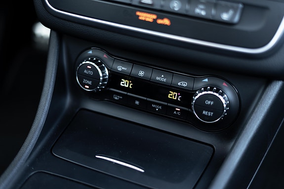 Mercedes-Benz CLA250 20 of 30