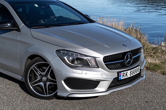 Mercedes-Benz CLA250 3 of 30