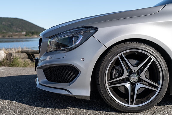 Mercedes-Benz CLA250 8 of 30