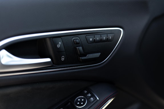 Mercedes-Benz CLA250 29 of 30