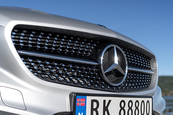 Mercedes-Benz CLA250 9 of 30