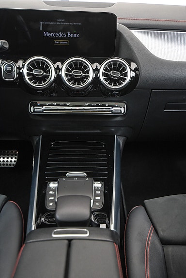 Mercedes-Benz EQA250 6 of 29