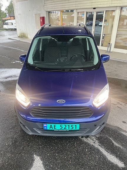Ford Transit Courier 3 of 24