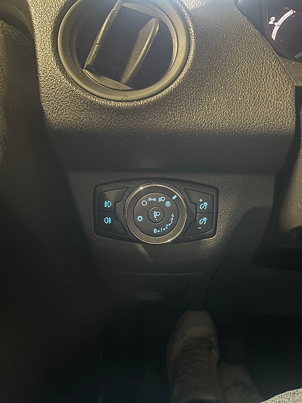 Ford Transit Courier 9 of 24