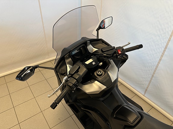 Honda Forza 750 7 of 7