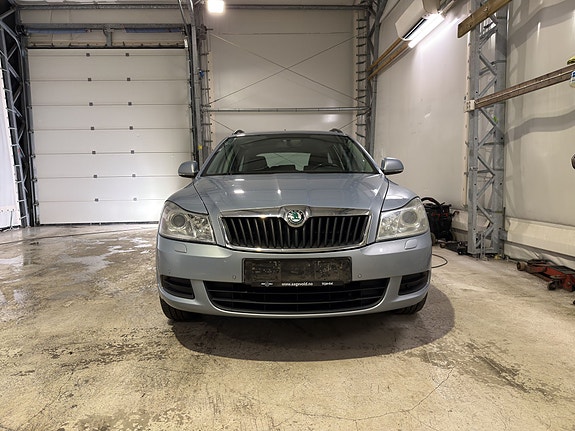 Skoda Octavia 2 of 5
