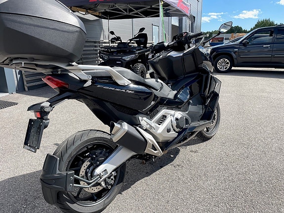 Honda Forza 750 BLACK. 3 of 7