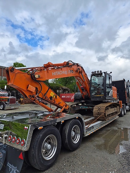 Hitachi ZX 180 LC-5B 4 of 5