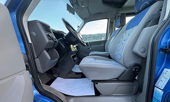 Volkswagen Multivan 17 of 28