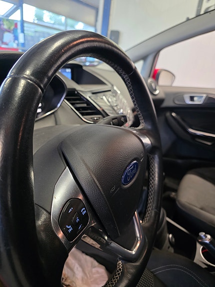 Ford Fiesta 8 of 11