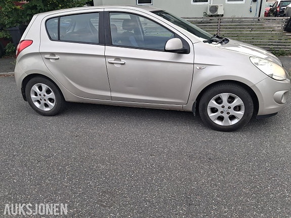 Hyundai i20 4 of 5