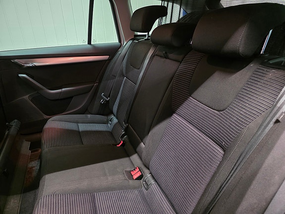 Skoda Octavia 8 of 21