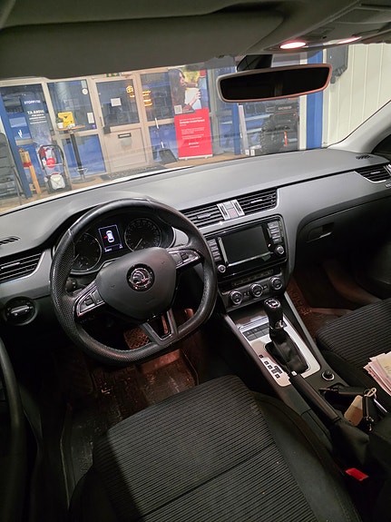 Skoda Octavia 10 of 21