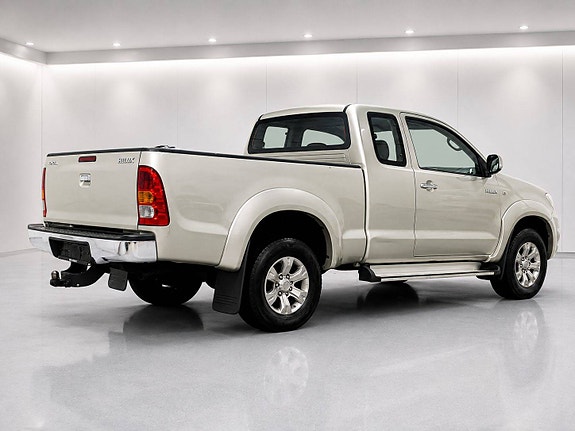 Toyota HiLux 4 of 5