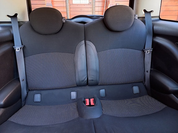 MINI Cooper S 9 of 12