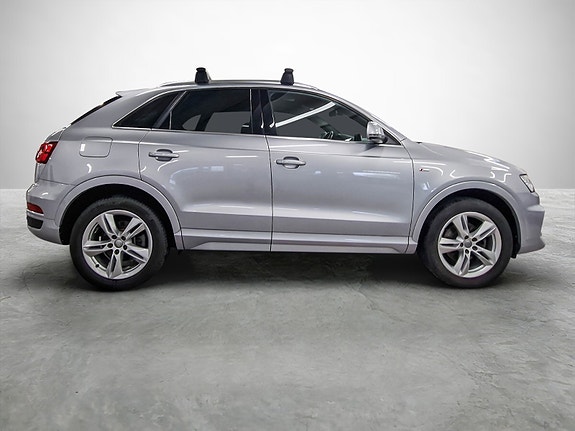Audi Q3 6 of 29