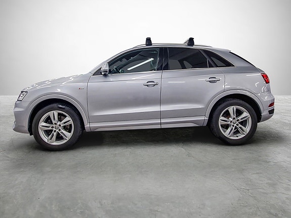 Audi Q3 2 of 29