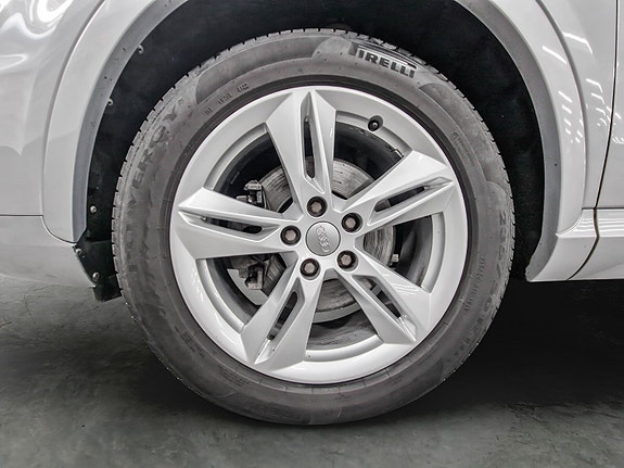 Audi Q3 26 of 29