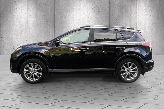 Toyota RAV4 3 of 5