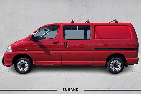 Toyota HiAce 2 of 5