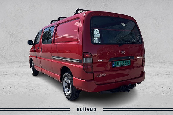 Toyota HiAce 3 of 5
