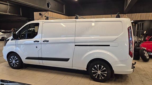Ford Transit Custom 8 of 15