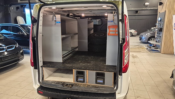 Ford Transit Custom 9 of 15