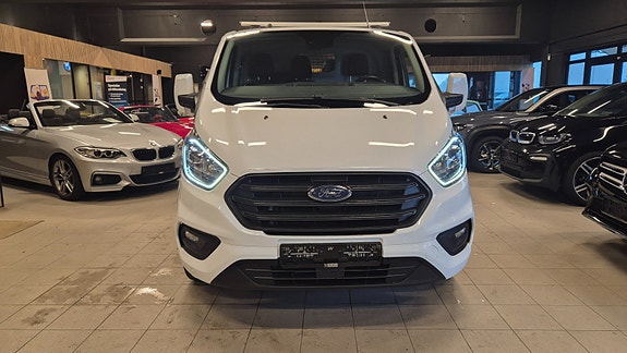 Ford Transit Custom 2 of 15