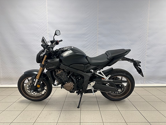 Honda CB 650 R 4 of 6