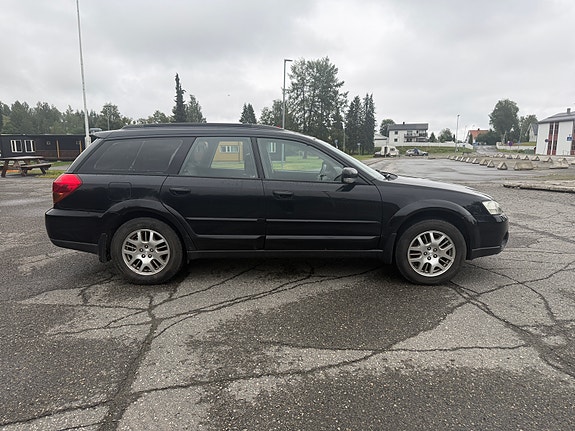 Subaru Outback 3 of 5