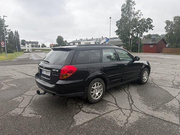 Subaru Outback 4 of 5