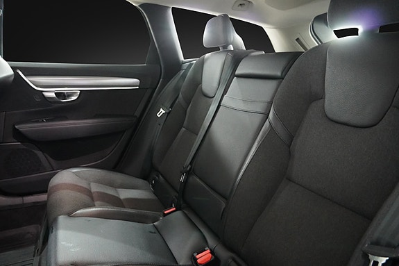 Volvo V90 14 of 30
