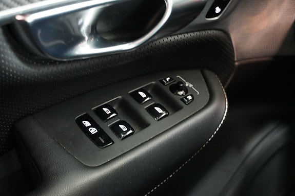 Volvo XC90 13 of 30