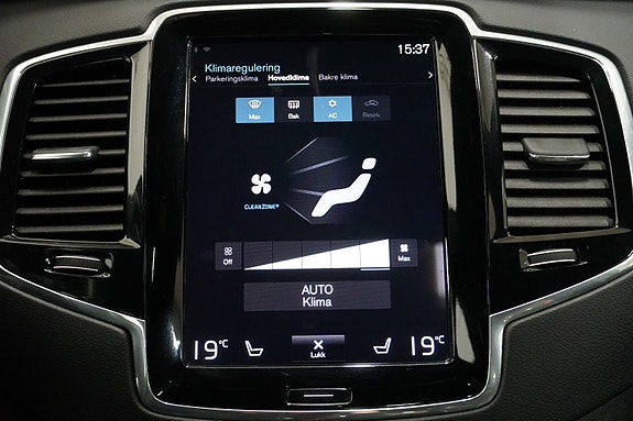 Volvo XC90 26 of 30