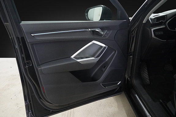Audi Q3 22 of 24