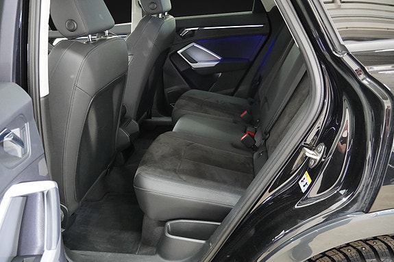 Audi Q3 13 of 24