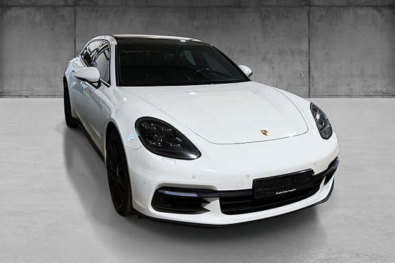 Porsche Panamera 13 of 30