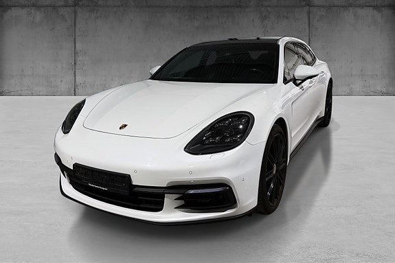 Porsche Panamera 2 of 30