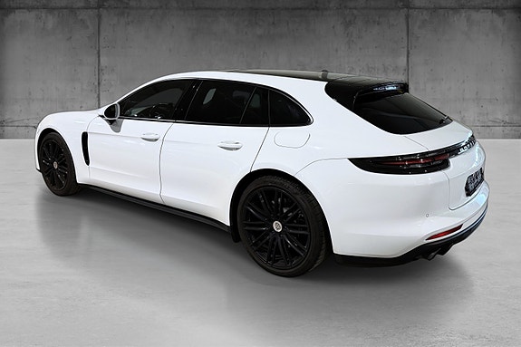 Porsche Panamera 4 of 30