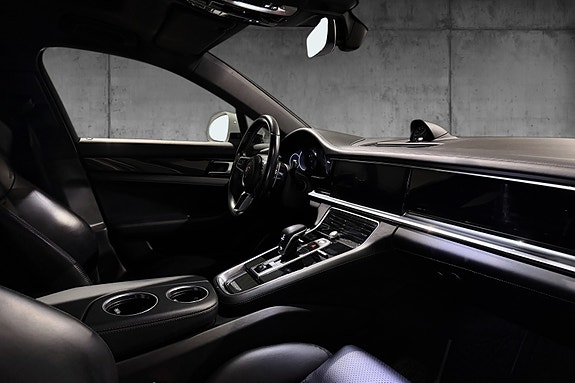 Porsche Panamera 18 of 30